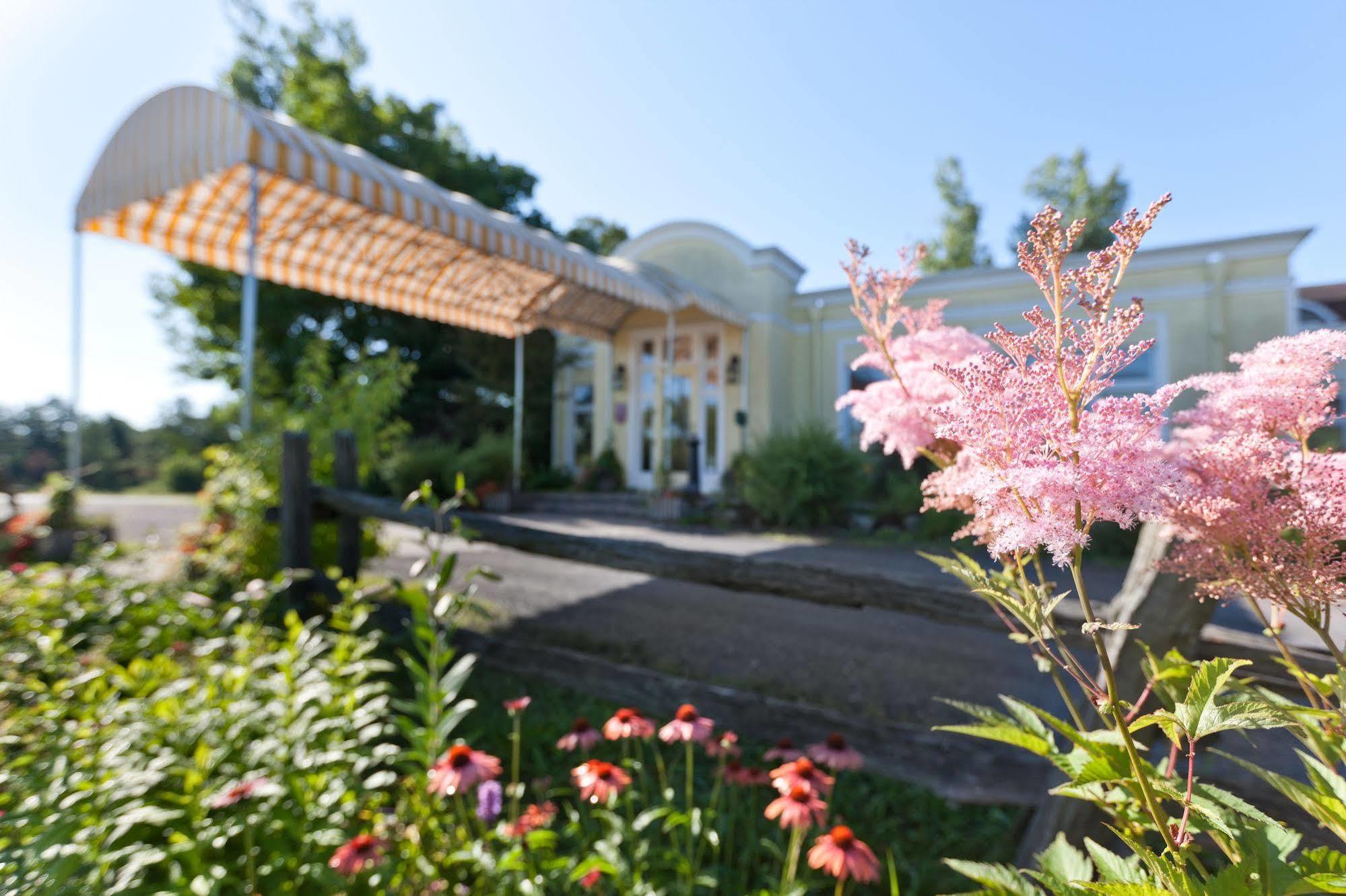 Auberge West Brome Exterior photo